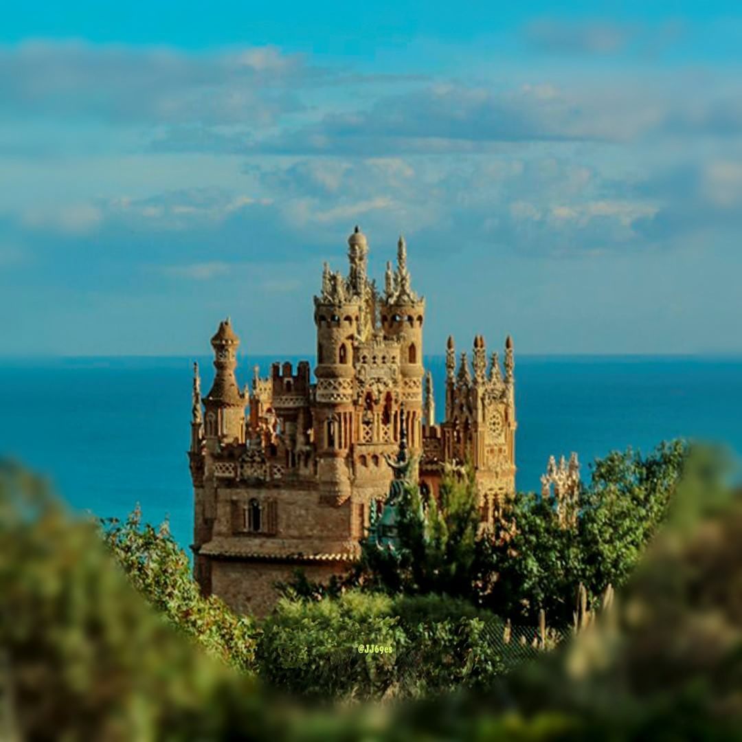 These are some of the most beautiful castles in the world: Spain